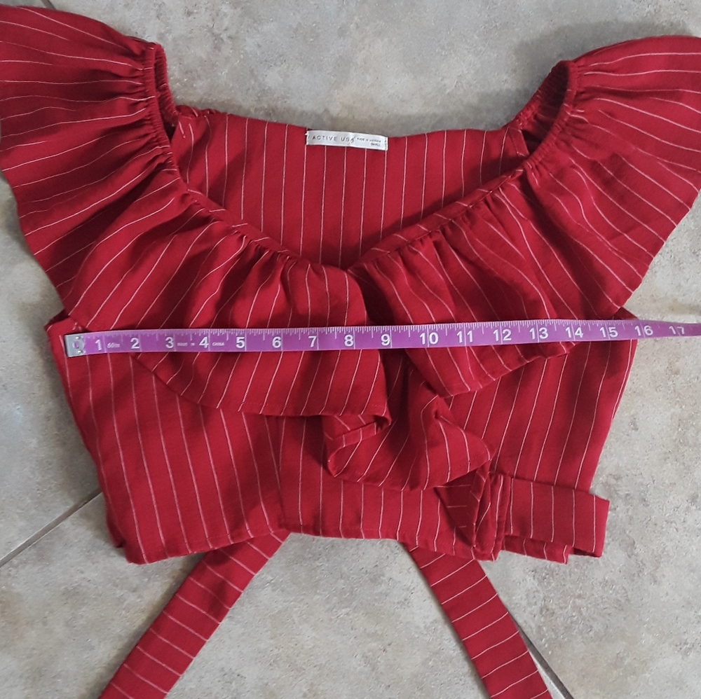 Red Ruffled Crop Top - Picture 4 of 6